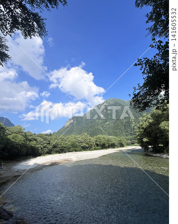 梓川の木陰と六百山 141605532