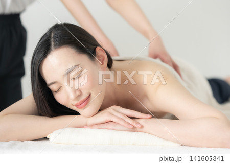 女性 エステ マッサージ 女性 エステ マッサージ 141605841
