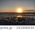 朝日に照らされるジュエリーアイス 141606030