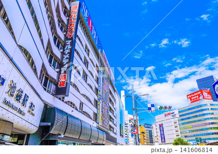 日本の東京都市景観夏の陣…徹底対抗!…池袋駅東口進出!ヨドバシカメラ出陣VSビックVSヤマダ=29日 日本の東京都市景観夏の陣…徹底対抗!…池袋駅東口進出!ヨドバシカメラ出陣VSビックVSヤマダ=29日 141606814