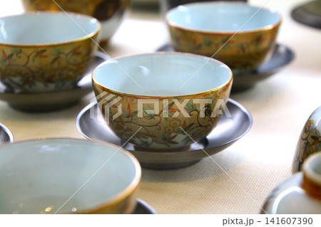 九谷焼の茶器…【茶碗・急須】 九谷焼の茶器…【茶碗・急須】 141607390