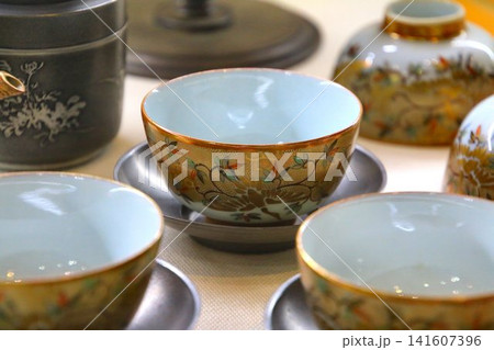 九谷焼の茶器…【茶碗・急須】 141607396