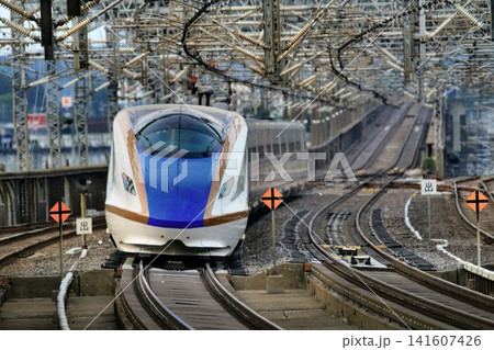 『つながる東北号・つながる北陸号』東北新幹線・那須塩原駅を征く… 北陸新幹線【E7系】 『つながる東北号・つながる北陸号』東北新幹線・那須塩原駅を征く… 北陸新幹線【E7系】 141607426
