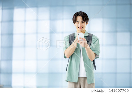 大学生　スマホ 141607700