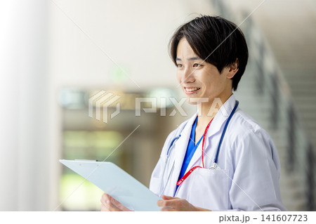 若い医師 若い医師 141607723