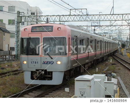 京王電鉄1000系1781編成(永福町駅にて撮影) 京王電鉄1000系1781編成(永福町駅にて撮影) 141608984