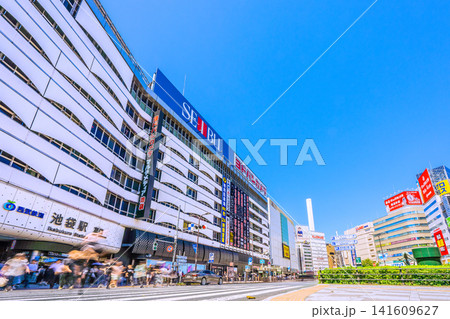 日本の東京都市景観夏の陣…徹底対抗!…池袋駅東口進出!ヨドバシカメラ出陣VSビックVSヤマダ=29日 日本の東京都市景観夏の陣…徹底対抗!…池袋駅東口進出!ヨドバシカメラ出陣VSビックVSヤマダ=29日 141609627