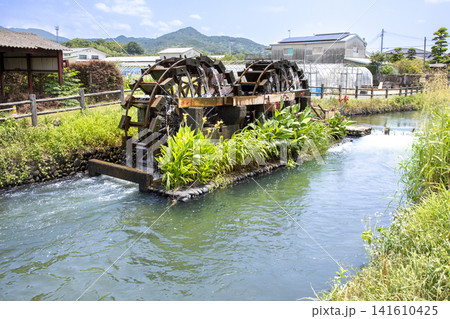 福岡県朝倉市にある三島の二連水車の風景 福岡県朝倉市にある三島の二連水車の風景 141610425