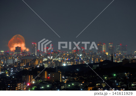 《愛知県》名古屋市の夜景と桑名水郷花火大会の花火 《愛知県》名古屋市の夜景と桑名水郷花火大会の花火 141611929