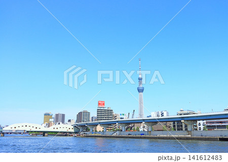 東京都墨田区、東京スカイツリーと隅田川の風景 東京都墨田区、東京スカイツリーと隅田川の風景 141612483