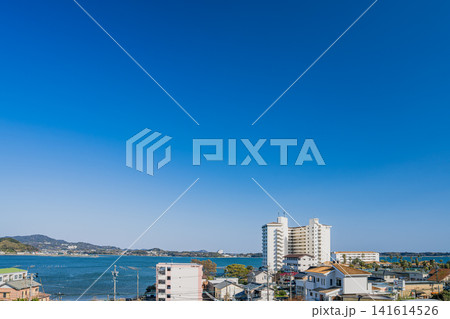 浜松市の三ヶ日温泉と猪鼻湖の風景(静岡県) 浜松市の三ヶ日温泉と猪鼻湖の風景(静岡県) 141614526