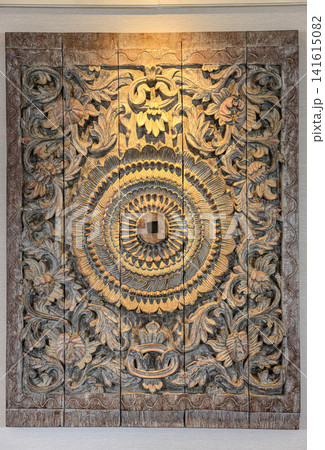 carved wooden wallpaper, old wood sculptured, wood carving, antique wood circle art . carved wooden wallpaper, old wood sculptured, wood carving, antique wood circle art . 141615082