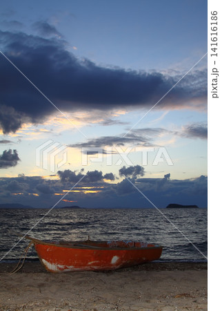 Seaside town of Turgutreis and spectacular sunsets 141616186