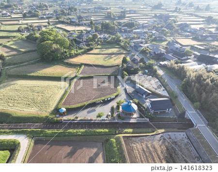 南阿蘇水の生まれる里白水高原駅と阿蘇山 南阿蘇水の生まれる里白水高原駅と阿蘇山 141618323