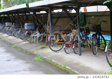 団地の自転車置場 141618742