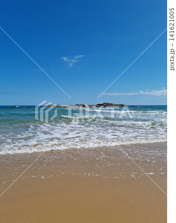 This is Sampo Beach in Gangwon-do, South Korea. 141621005
