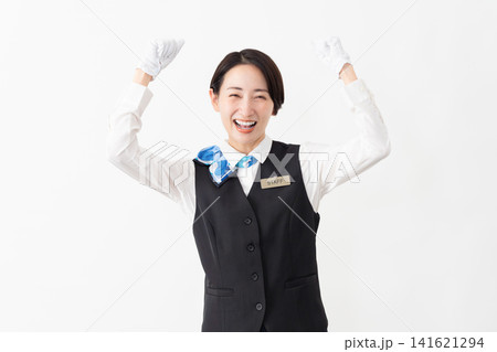 制服を着たアテンダントの女性 旅行イメージ 制服を着たアテンダントの女性 旅行イメージ 141621294