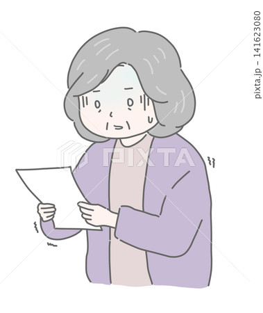 請求書を見て青ざめる 高齢女性(戦慄) 請求書を見て青ざめる 高齢女性(戦慄) 141623080