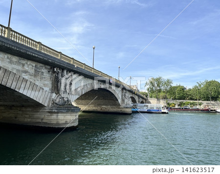 フランス、パリ、セーヌ川 フランス、パリ、セーヌ川 141623517