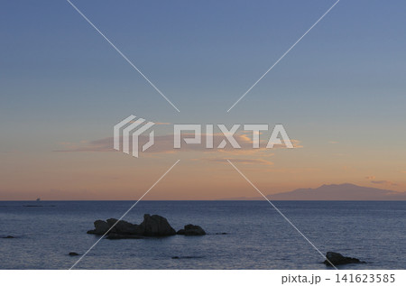 葉山・森戸海岸の静かな夕暮れ 自然風景 葉山・森戸海岸の静かな夕暮れ 自然風景 141623585