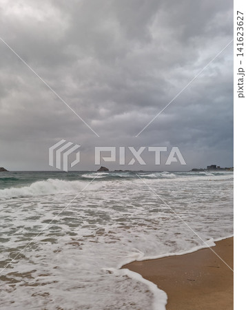 This is the scenery of Sampo Beach in Korea. 141623627