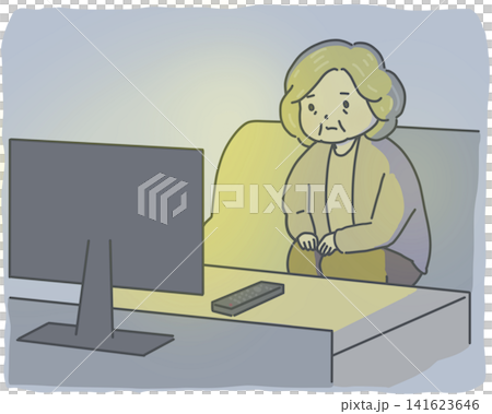 暗い部屋のテレビ前でぼんやりする高齢女性 暗い部屋のテレビ前でぼんやりする高齢女性 141623646