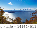 御鼻部山展望台から見た　紅葉の十和田湖 141624011