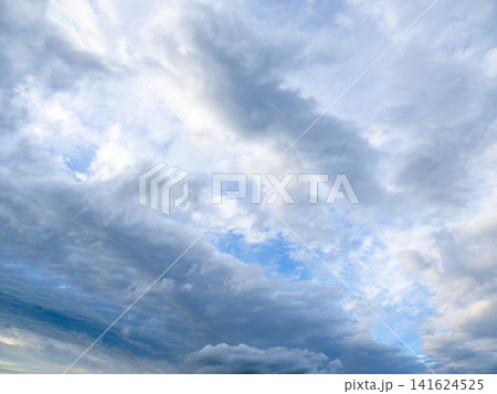 雲の多い空 雲の多い空 141624525