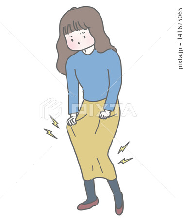 静電気でスカートがまとわりつく女性 141625065