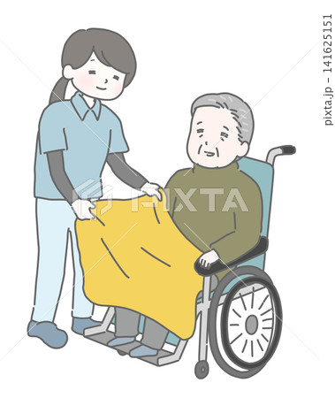 介護士が膝掛けをかけるおじいさん 介護士が膝掛けをかけるおじいさん 141625151