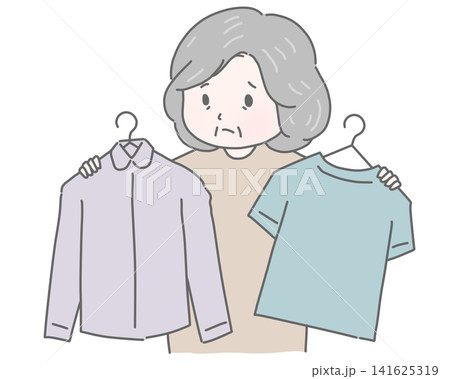 服装選びに迷う高齢女性 141625319