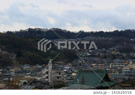 春の上山の月岡公園からみた風景 141626558