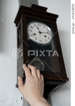古い時計 古い時計 141628693