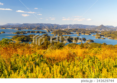 長崎県佐世保市 九十九島観光公園からの島々の眺望 長崎県佐世保市 九十九島観光公園からの島々の眺望 141629744