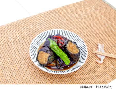 小鉢に盛ったナスの揚げ浸し 小鉢に盛ったナスの揚げ浸し 141630871