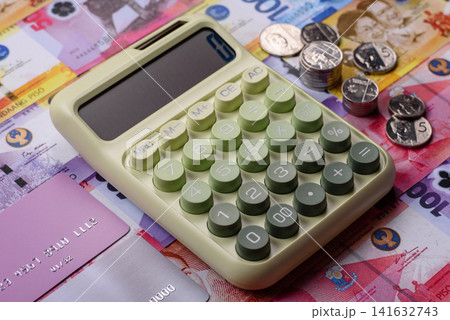 Philippines, Philippine peso banknotes and coins for trade and exchange 141632743
