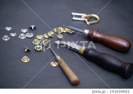 レザークラフト工具と金具パーツ レザークラフト工具と金具パーツ 141634681