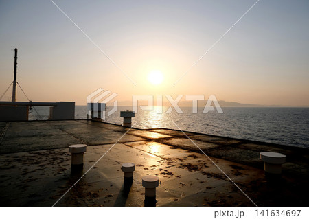 南海フェリー和歌山港付近からの夕日7_2026年5月 南海フェリー和歌山港付近からの夕日7_2026年5月 141634697