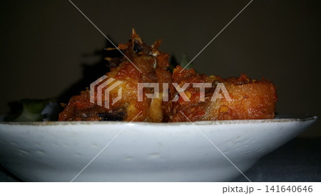 Rice with chicken side dish is very delicious. 141640646