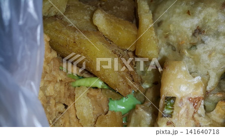 Fried cassava is the most delicious fried food according to tourists and is popular overseas. Cassava is usually topped with cheese, honey and BBQ seasoning. Fried cassava is the most delicious fried food according to tourists and is popular overseas. Cassava is usually topped with cheese, honey and BBQ seasoning. 141640718