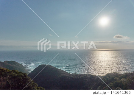 海 太陽 きらめく海面 海 太陽 きらめく海面 141641366