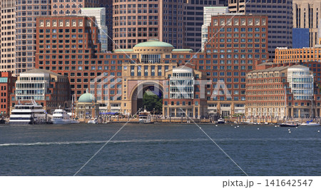 Boston skyline detail With Rowes Wharf on the waterfront promenade, USA Boston skyline detail With Rowes Wharf on the waterfront promenade, USA 141642547