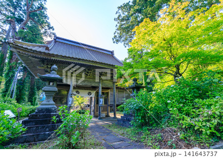 初夏の小比叡山 蓮華峰寺 仁王門 佐渡島 新潟県佐渡市 初夏の小比叡山 蓮華峰寺 仁王門 佐渡島 新潟県佐渡市 141643737