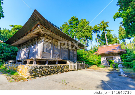 初夏の小比叡山 蓮華峰寺 蓮華峰寺金堂 佐渡島 新潟県佐渡市 初夏の小比叡山 蓮華峰寺 蓮華峰寺金堂 佐渡島 新潟県佐渡市 141643739