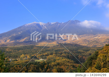 開田高原の紅葉と御岳山 141644299