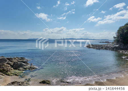 篠島 岩礁 きらめく海 篠島 岩礁 きらめく海 141644456