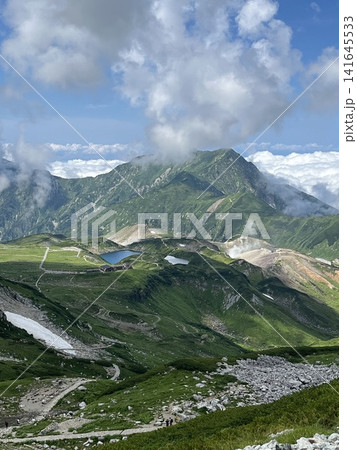 雲海に包まれた夏の立山黒部アルペンルート 雲海に包まれた夏の立山黒部アルペンルート 141645533