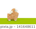 ヒツジのぬいぐるみ、未年の年賀状背景素材【背景透過】 141648611