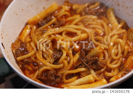Spicy Beef Tteokbokki Noodles in Pan Spicy Beef Tteokbokki Noodles in Pan 141650176