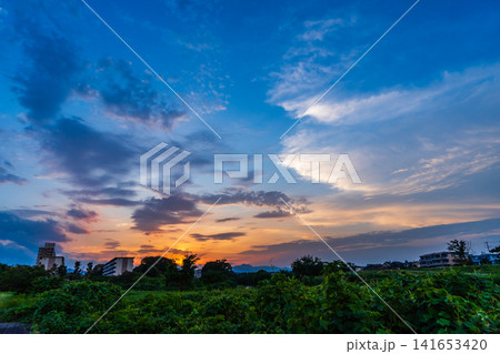 夏の夕焼け 夏の夕焼け 141653420
